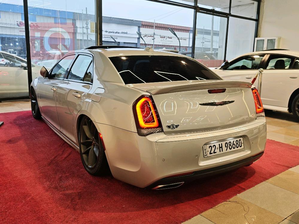 کرایسلەر 300